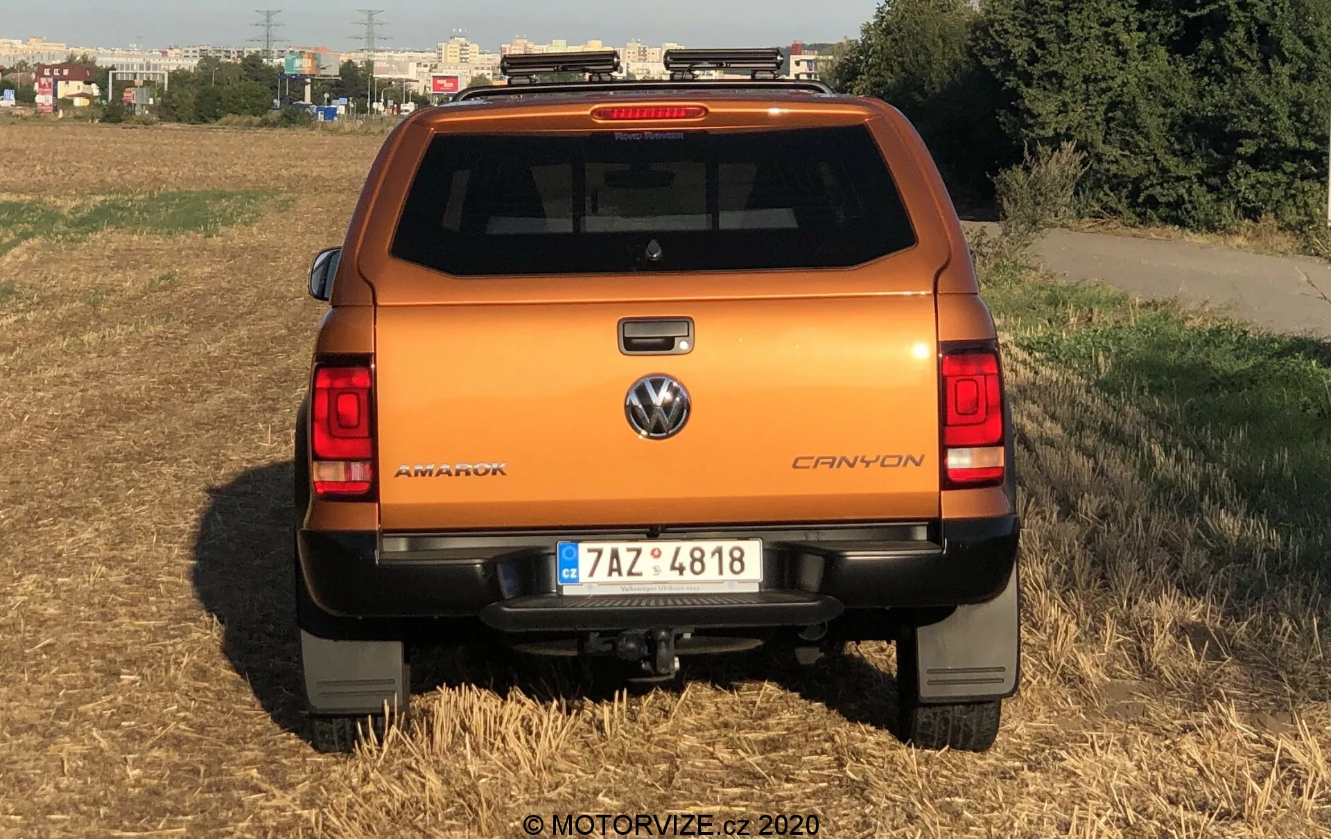 2016 VW Nutzfahrzeuge Amarok - robustný pick-up s univerzálnymi možnosťami použitia, pokročilými bezpečnostnými funkciami a pohodlným interiérom pre prácu aj voľný čas