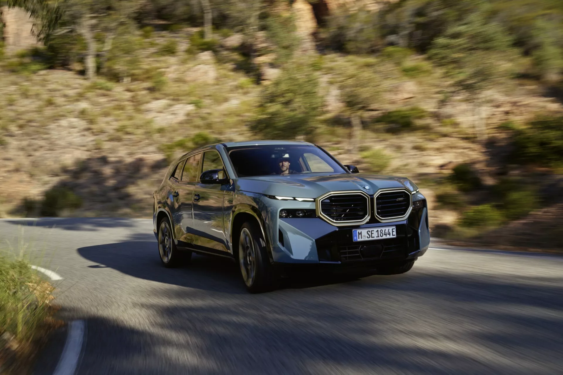 Model BMW XM G09 pre rok 2023 predstavuje elegantný dizajn a inovatívne vlastnosti