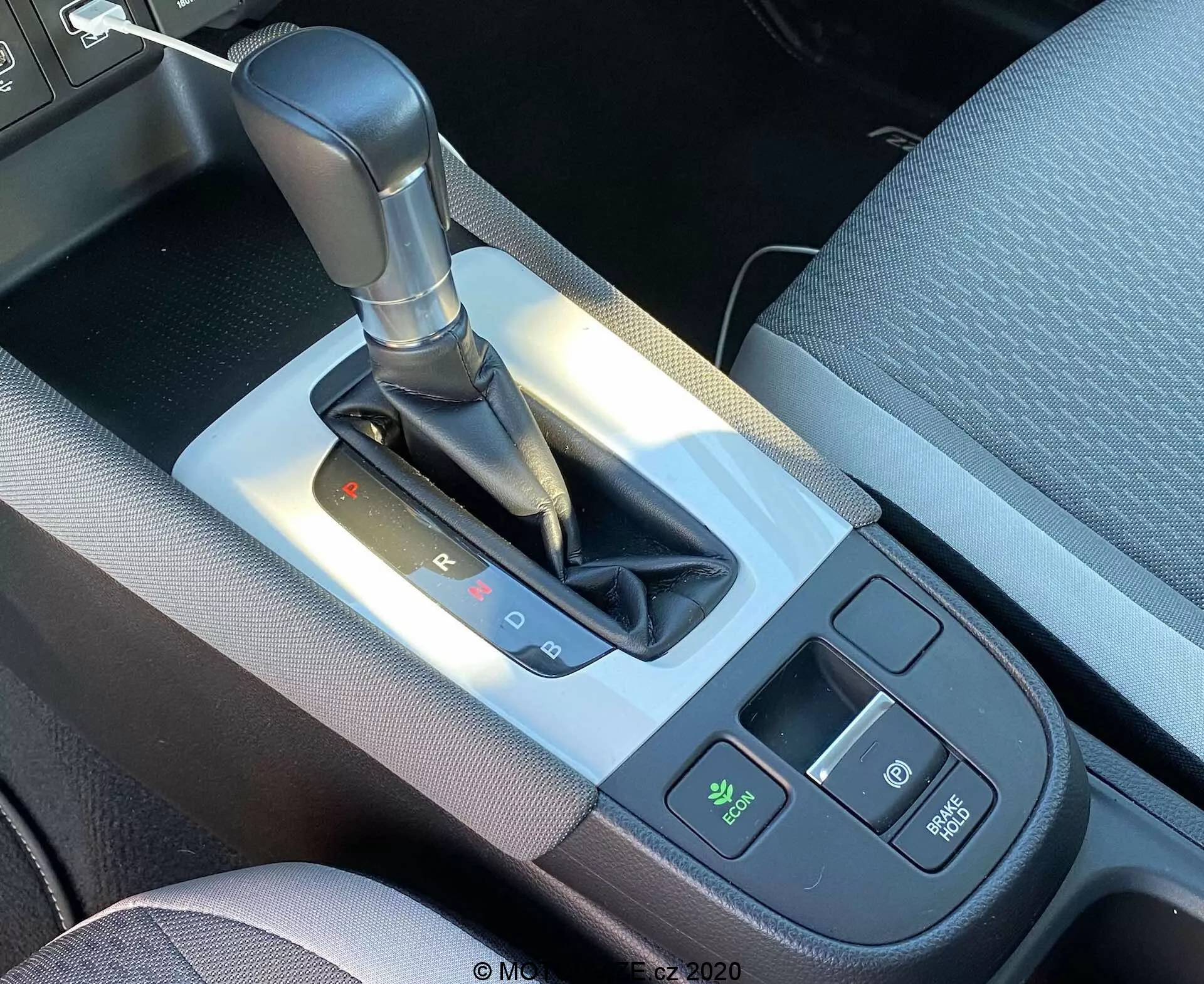 Honda Jazz Crosstar 2020 je všestranný a štýlový kompaktný crossover s elegantným a aerodynamickým dizajnom, pokročilými bezpečnostnými systémami a priestranným, pohodlným interiérom s modernou technológiou a možnosťami pripojenia.