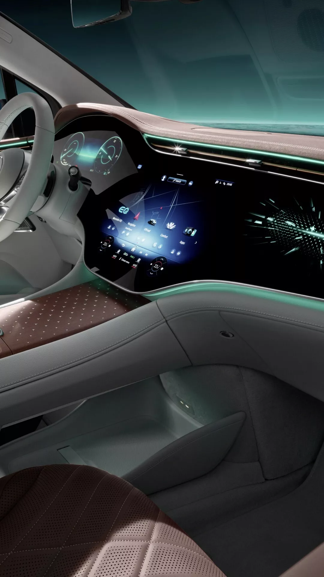 SUV Mercedes-Benz EQE 2023, model 294, predvádza svoj elegantný dizajn a pokročilé funkcie