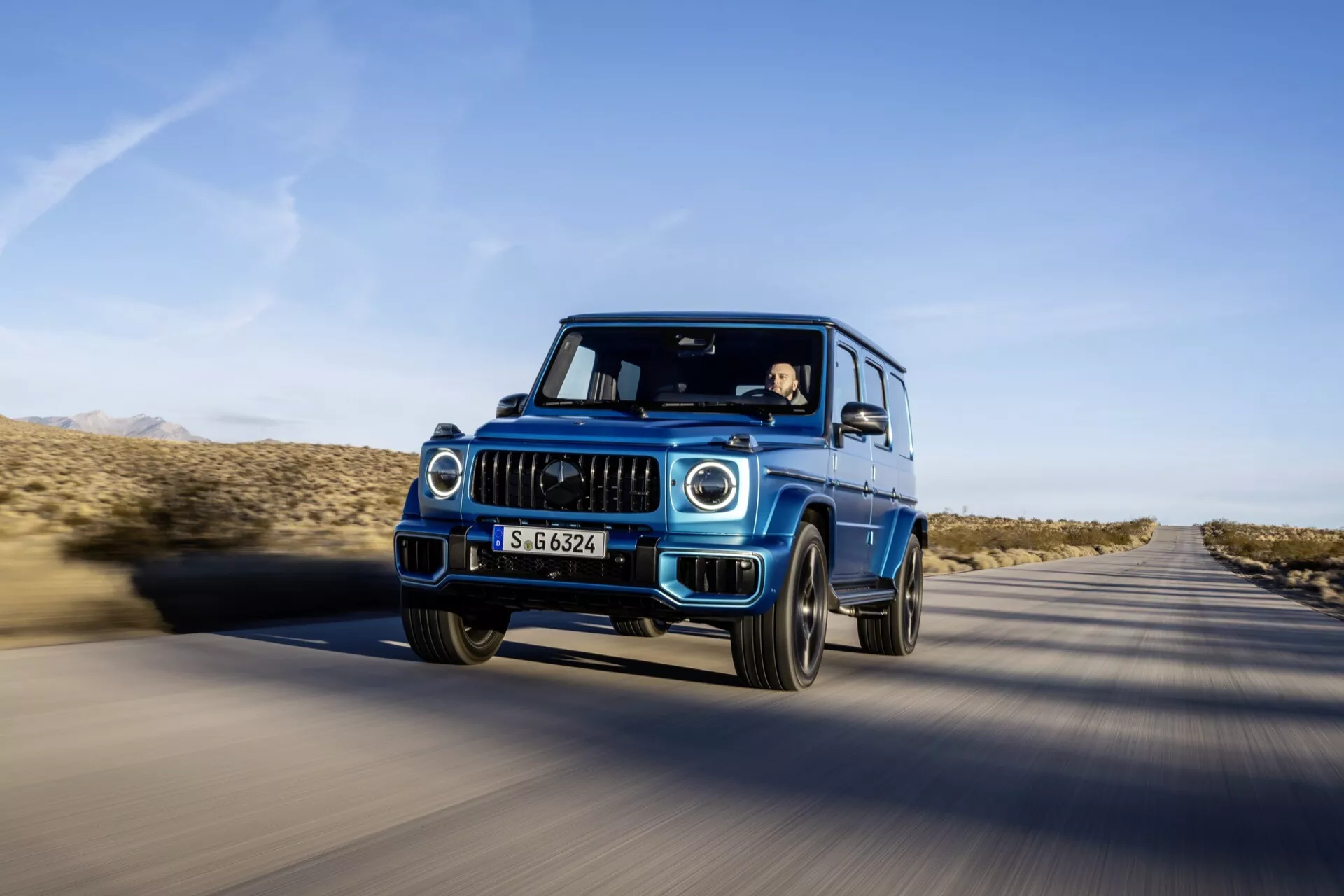 Exteriér modelu Mercedes-Benz G-Klasse 465 pre rok 2024 predvádzajúci elegantný dizajn a pokročilé funkcie