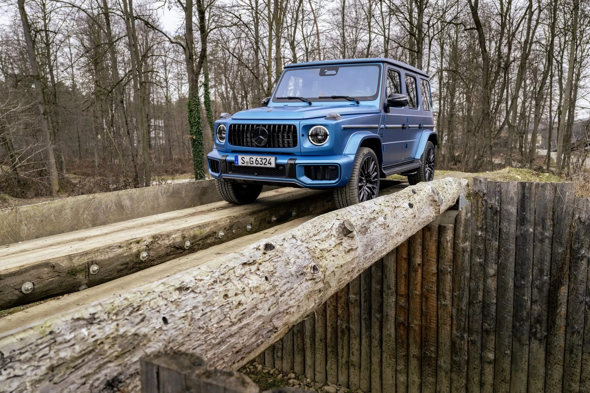 Mercedes-Benz triedy G model 465 pre rok 2024 predvádzajúci svoj elegantný dizajn a pokročilé funkcie