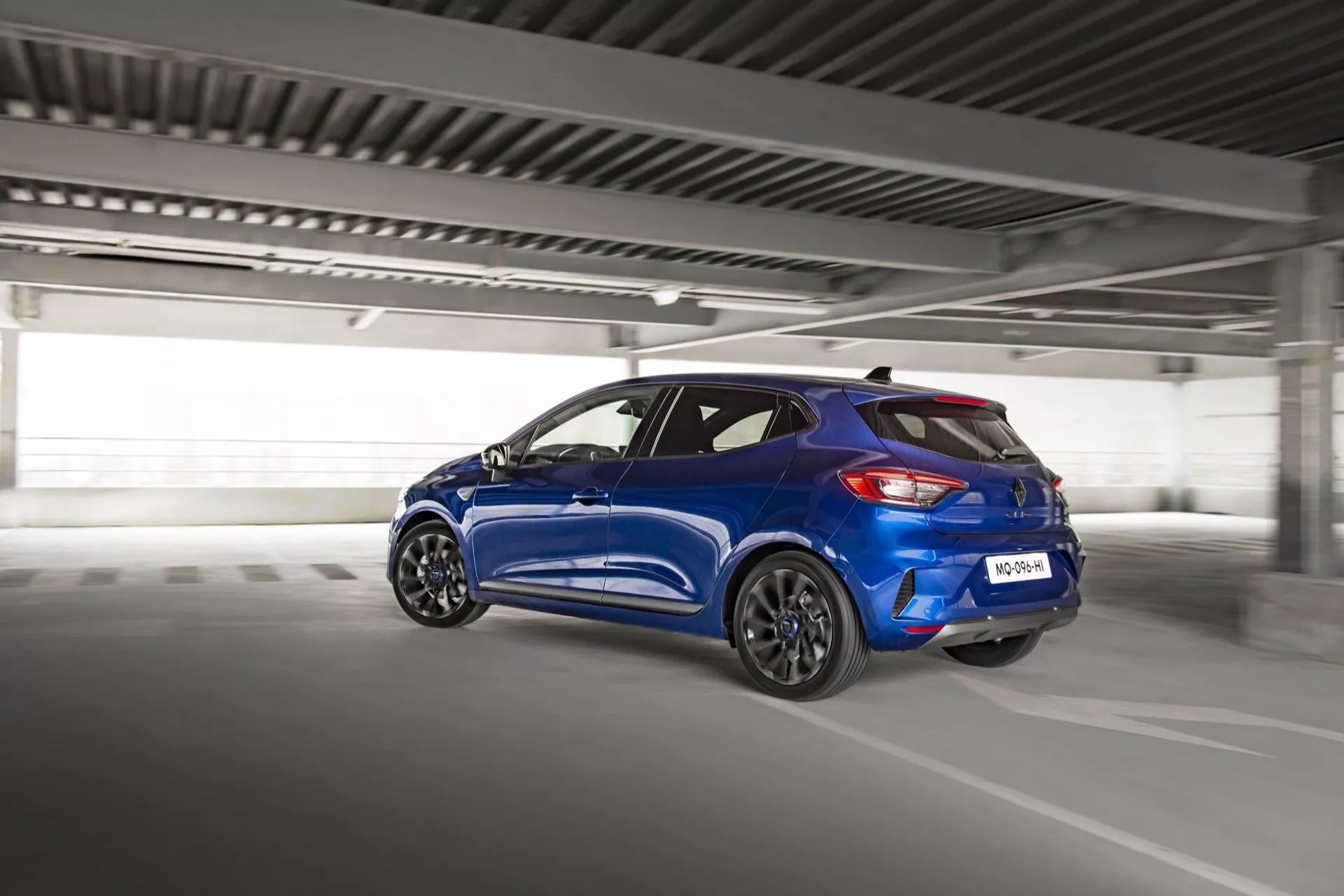 Model Renault Clio V-Facelift 2023 s lesklým vonkajším dizajnom a aktualizovanými funkciami