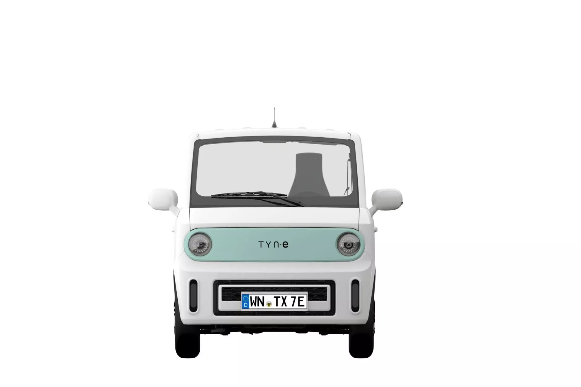 Predný pohľad na Tyn-E TX1-E 2024, kompaktný elektrický hatchback s veľkými okrúhlymi svetlometmi, dvojfarebným lakom a predným nabíjacím portom, na bielom pozadí